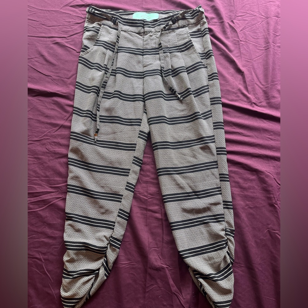 Elegant Striped Ankle Pants - Black and Tan